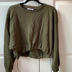 Cropped khaki sweater with adjustable waist band